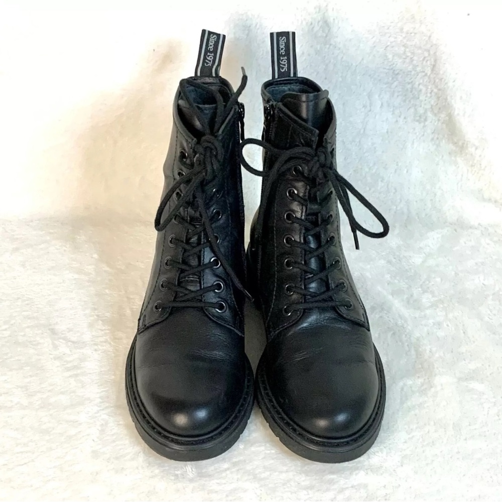 Classic Nero Giardini combat boots